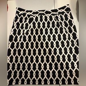 Adrienne Vittadini Black and White Patterned Skirt